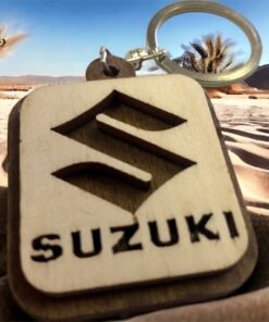 Fa autós kulcstartó Suzuki